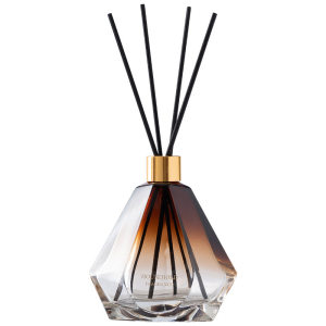 Bedroom room aromatherapy bottle, home toilet deodorant aromatherapy, fire-free aromatherapy essential oil indoor aromatherapy ornaments 
Bedroom room aromatherapy bottle, home toilet deodorant aromatherapy, fire-free aromatherapy essential oil indoor aromatherapy ornaments