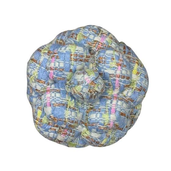 New camellia brooch, small fragrant style corsage, exquisite women's tweed handmade pin, advanced color matching coat accessories 
New camellia brooch, small fragrant style corsage, exquisite women's tweed handmade pin, advanced color matching coat accessories