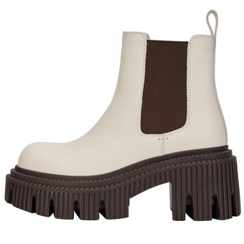 The same color combination in the mall to enhance the comfort and versatile Martin boots 
The same color combination in the mall to enhance the comfort and versatile Martin boots