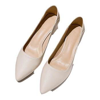 Pointed high heels versatile work shoes thick heels soft leather
 Pointed high heels versatile work shoes thick heels soft leather