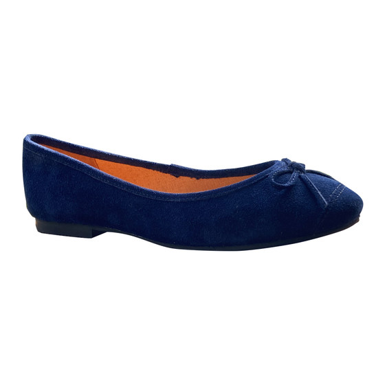 Spring new French retro frosted leather round toe shallow mouth flat shoes women's bow ballet shoes grandma shoes
Spring new French retro frosted leather round toe shallow mouth flat shoes women's bow ballet shoes grandma shoes