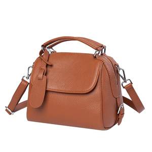 Genuine leather bag for women 2025 new first layer cowhide handbag middle-aged mother bag large capacity soft leather crossbody bag 
Genuine leather bag for women 2025 new first layer cowhide handbag middle-aged mother bag large capacity soft leather crossbody bag