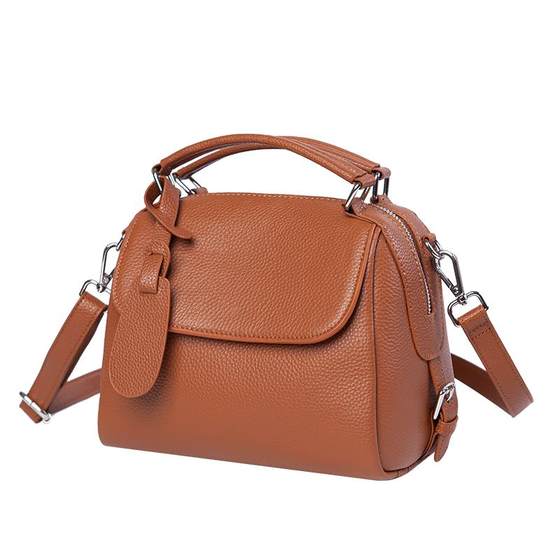 Genuine leather bag for women 2025 new first layer cowhide handbag middle-aged mother bag large capacity soft leather crossbody bag 
Genuine leather bag for women 2025 new first layer cowhide handbag middle-aged mother bag large capacity soft leather crossbody bag