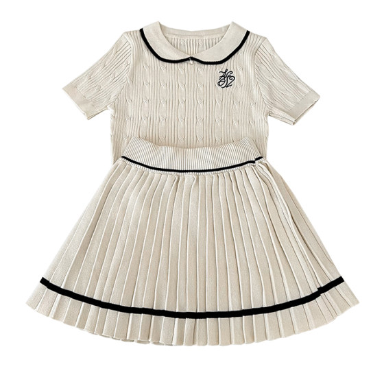 College style doll collar short-sleeved sweater top + high waist slim skirt pleated skirt two-piece set for women in summer
College style doll collar short-sleeved sweater top + high waist slim skirt pleated skirt two-piece set for women in summer