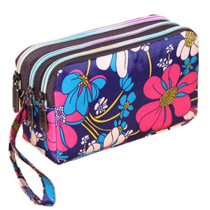 Coin purse women's long canvas handbag Simple three -layer zipper handbag Women's small bag large -capacity mobile phone bag Coin purse women's long canvas handbag Simple three -layer zipper handbag Women's small bag large -capacity mobile phone bag