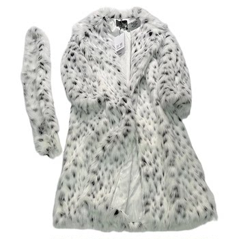 A must-have for hot girls~White leopard print fur coat for women in winter 
A must-have for hot girls~White leopard print fur coat for women in winter