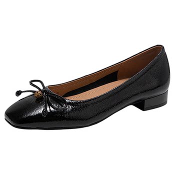 Workplace commuting cow patent leather single shoes thousands of degrees Workplace commuting cow patent leather single shoes thousands of degrees