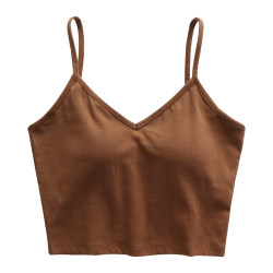 La Chapelle's white camisole looks slim and slim La Chapelle's white camisole looks slim and slim