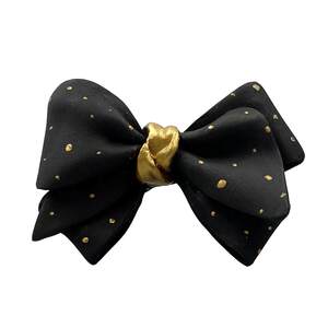 Bow car perfume aromatherapy interior air conditioner air outlet decoration floral diffuser car supplies complete car decoration women 
Bow car perfume aromatherapy interior air conditioner air outlet decoration floral diffuser car supplies complete car decoration women