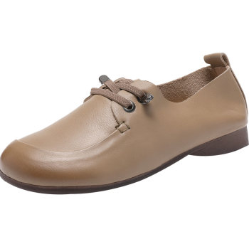 Lingfeng large size leather women's shoes are soft, comfortable and breathable
 Lingfeng large size leather women's shoes are soft, comfortable and breathable