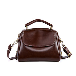 Genuine leather Boston bag for women 2025 new pillow bag fashionable high-end handbag mom bag crossbody bag 
Genuine leather Boston bag for women 2025 new pillow bag fashionable high-end handbag mom bag crossbody bag