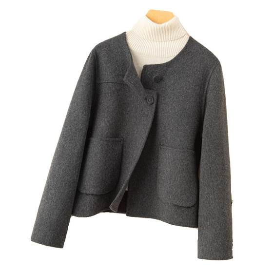 Autumn and winter new double -sided cashmere coat female short round neck loose Korean version of the design sense small wool woolen coat
Autumn and winter new double -sided cashmere coat female short round neck loose Korean version of the design sense small wool woolen coat