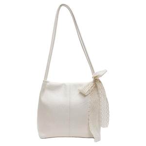 Popular bags for women in autumn and winter 2025 new commuter shoulder bag casual large capacity hand tote bag 
Popular bags for women in autumn and winter 2025 new commuter shoulder bag casual large capacity hand tote bag