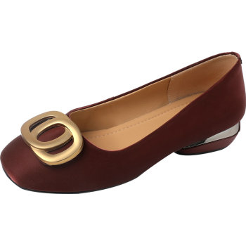 Lingfeng large size leather women's shoes are soft, comfortable and breathable
 Lingfeng large size leather women's shoes are soft, comfortable and breathable