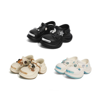 OUDER smiles and heightens the hole shoes 
OUDER smiles and heightens the hole shoes