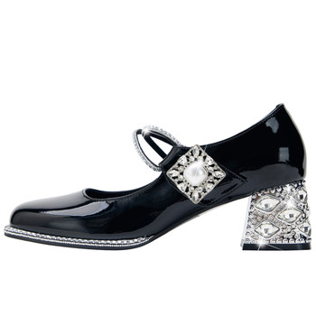 French Mary Jane Women's Shoes with same patent leather rhinestones in the mall 
French Mary Jane Women's Shoes with same patent leather rhinestones in the mall