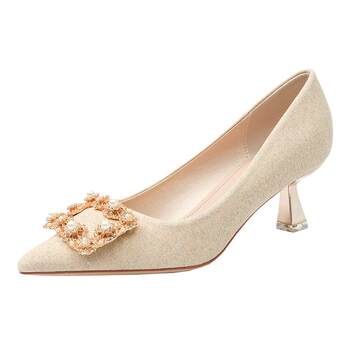 Xiyu official flagship store rhinestone temperament with skirt and wedding shoes 
Xiyu official flagship store rhinestone temperament with skirt and wedding shoes