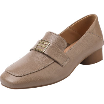 Lingfeng large size leather women's shoes are soft, comfortable and breathable
 Lingfeng large size leather women's shoes are soft, comfortable and breathable