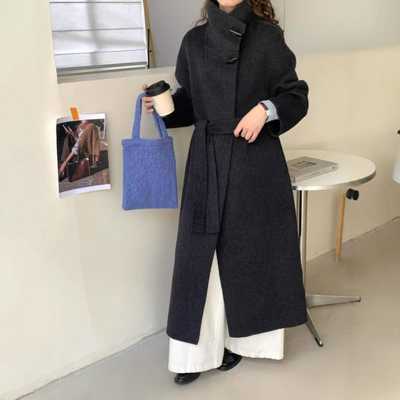 2025 autumn and winter Korean style stand collar tie waist-closed double-sided cashmere coat for women long over-knee loose woolen jacket
2025 autumn and winter Korean style stand collar tie waist-closed double-sided cashmere coat for women long over-knee loose woolen jacket