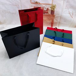 Guangzhou In-Stock Extra-Large Rectangular Red, White, Black, Kraft Paper, Blue, Green Packaging Bags, Gift Bags Guangzhou In-Stock Extra-Large Rectangular Red, White, Black, Kraft Paper, Blue, Green Packaging Bags, Gift Bags