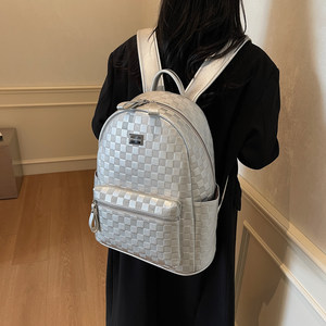 2024 new fashionable and versatile large capacity light travel ladies backpack embossed college students backpack 
2024 new fashionable and versatile large capacity light travel ladies backpack embossed college students backpack