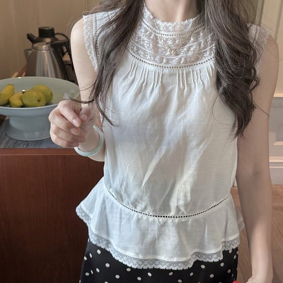 French gentle tines, ramie lace ruffle shirt for women in summer temperament sleeveless vest lace shirt top
French gentle tines, ramie lace ruffle shirt for women in summer temperament sleeveless vest lace shirt top