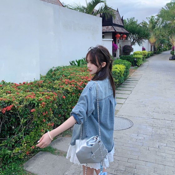 Small small size old light blue denim shirt long sleeves 25 years new thin shirt 150
Small small size old light blue denim shirt long sleeves 25 years new thin shirt 150