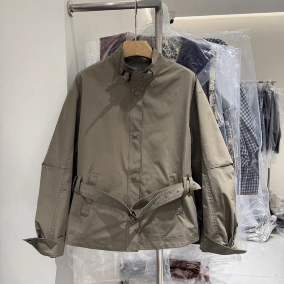 2025 autumn new short windbreaker jacket for women's jacket stand collar fashionable cool style high-end small Korean version
2025 autumn new short windbreaker jacket for women's jacket stand collar fashionable cool style high-end small Korean version