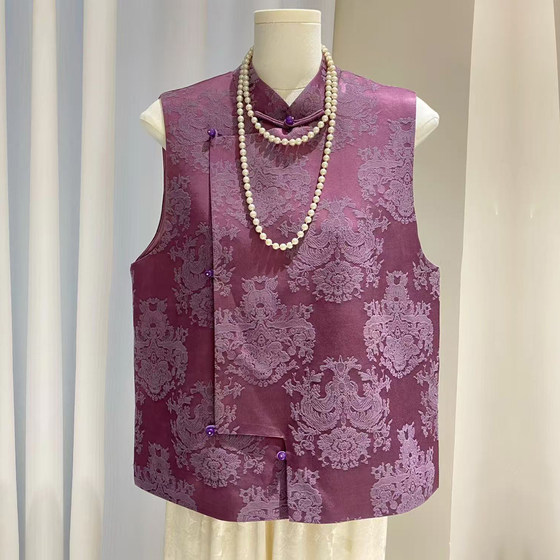 Early autumn three-dimensional relief jacquard stand collar vest for women's handmade buckle tilt placket open placket horse clip Tang style top
Early autumn three-dimensional relief jacquard stand collar vest for women's handmade buckle tilt placket open placket horse clip Tang style top