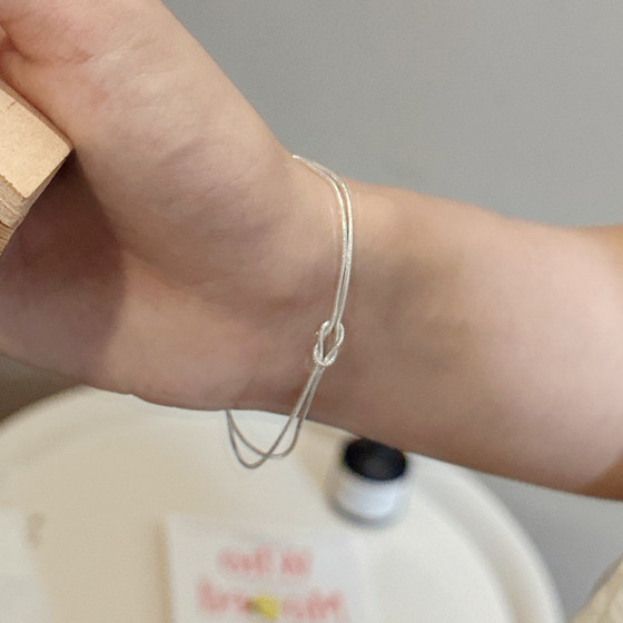 S925 sterling silver knotted bracelet for women's design sense high-end light luxury niche simple INS style Korean style trend
S925 sterling silver knotted bracelet for women's design sense high-end light luxury niche simple INS style Korean style trend