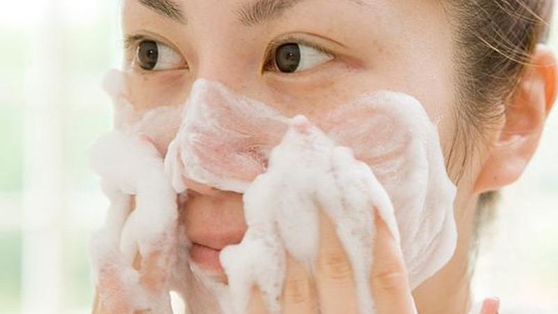早晨洗脸加一物，不出一周肌肤白过卫生纸