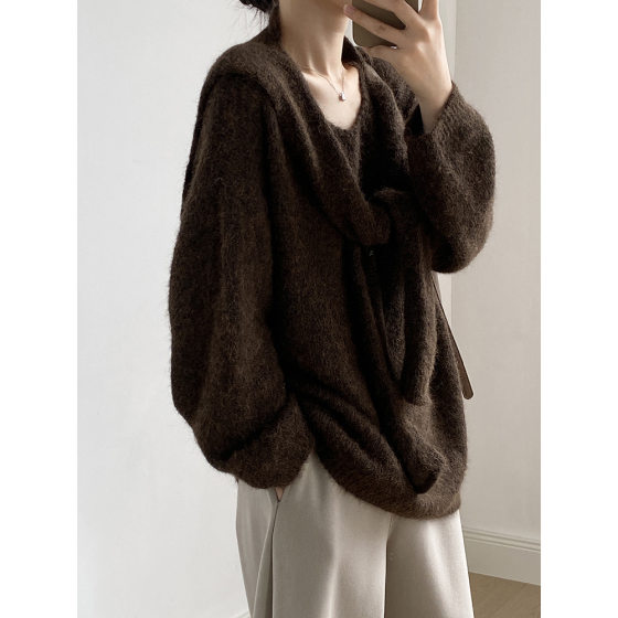 Danke Liangpin 2025 winter new old money style simple and versatile V-neck sweater knitted shawl two-piece set for women 
Danke Liangpin 2025 winter new old money style simple and versatile V-neck sweater knitted shawl two-piece set for women