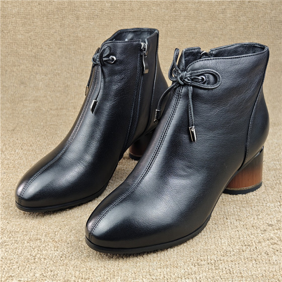 Brand broken code and cabinet clearance cotton boots genuine leather women's shoes plus velvet warm fashion boots toe layer cowhide side zipper short boots
Brand broken code and cabinet clearance cotton boots genuine leather women's shoes plus velvet warm fashion boots toe layer cowhide side zipper short boots