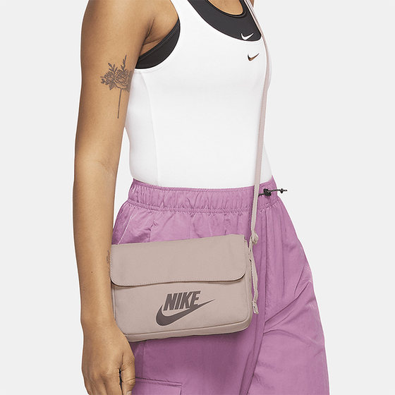 Nike/Nike genuine winter new women's sports leisure storage shoulder backpack CW9300-292 Nike/Nike genuine winter new women's sports leisure storage shoulder backpack CW9300-292
