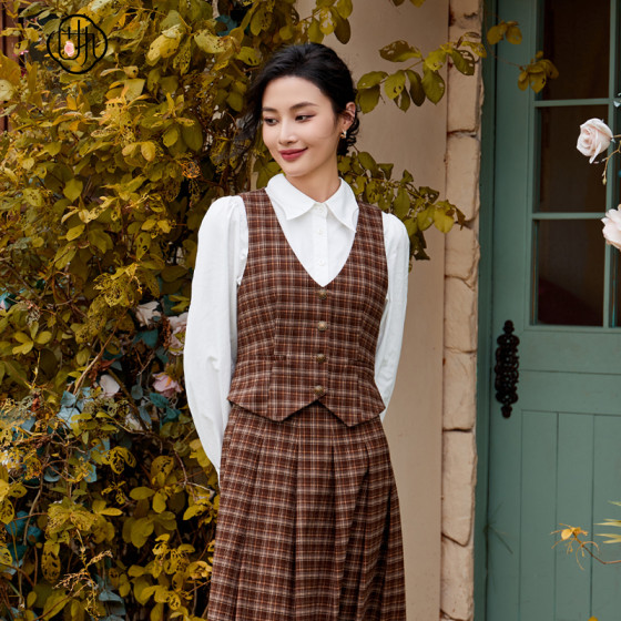 Stubborn autumn new college wind V -neckplasia versatile sleeveless horses short jacket 90233mj08537
Stubborn autumn new college wind V -neckplasia versatile sleeveless horses short jacket 90233mj08537