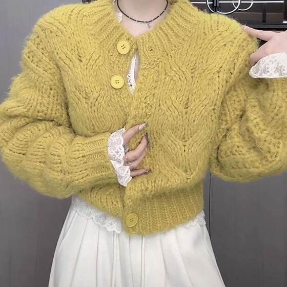 Yellow short cardigan sweater for women in spring and autumn new style high waist personality solid color skirt knitted top jacket
Yellow short cardigan sweater for women in spring and autumn new style high waist personality solid color skirt knitted top jacket