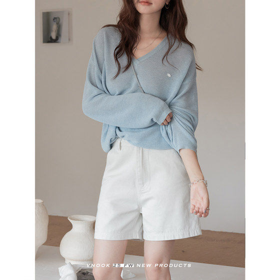 VNOOK simple V-neck pullover sweater for women in autumn new loose and lazy style Korean slightly transparent sweater top
VNOOK simple V-neck pullover sweater for women in autumn new loose and lazy style Korean slightly transparent sweater top