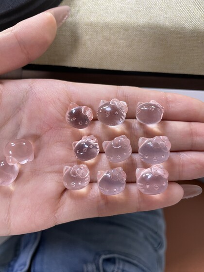 Natural Pink Crystal KT Cat Carving Parts Handmade DIY Bracelet Necklace Car Pendant Keychain Accessories Jewelry
Natural Pink Crystal KT Cat Carving Parts Handmade DIY Bracelet Necklace Car Pendant Keychain Accessories Jewelry