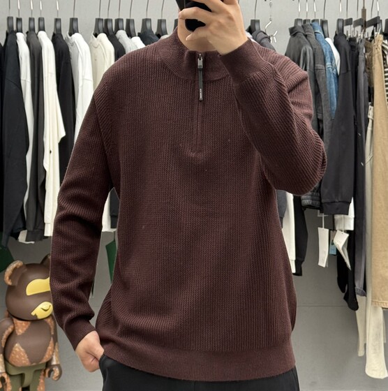 High-end solid color minimalist semi-zipper stand-up collar knitted sweater for men's autumn and winter Korean loose thermal inner base shirt
High-end solid color minimalist semi-zipper stand-up collar knitted sweater for men's autumn and winter Korean loose thermal inner base shirt
