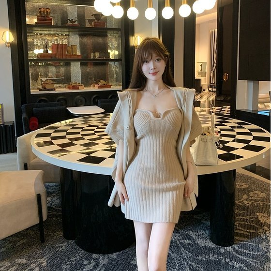 M900 knitted cardigan sweater jacket for women in autumn and winter 2025 new style super good looking short spring and autumn high-end fashion
M900 knitted cardigan sweater jacket for women in autumn and winter 2025 new style super good looking short spring and autumn high-end fashion