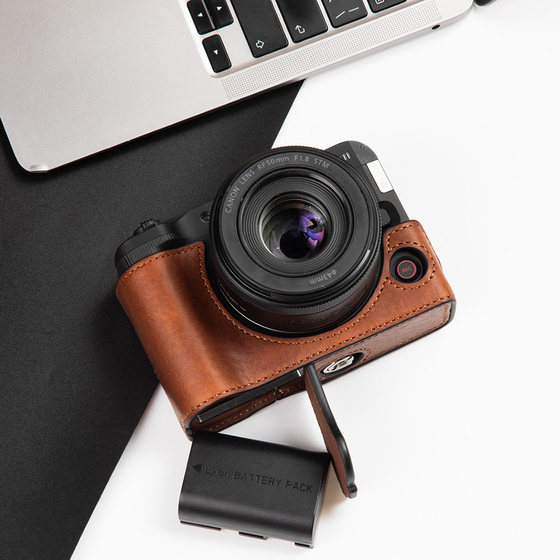 Canon R50V protective case R50 camera bag R8RP camera case R10R7 base R62 second generation leather case cowhide
Canon R50V protective case R50 camera bag R8RP camera case R10R7 base R62 second generation leather case cowhide