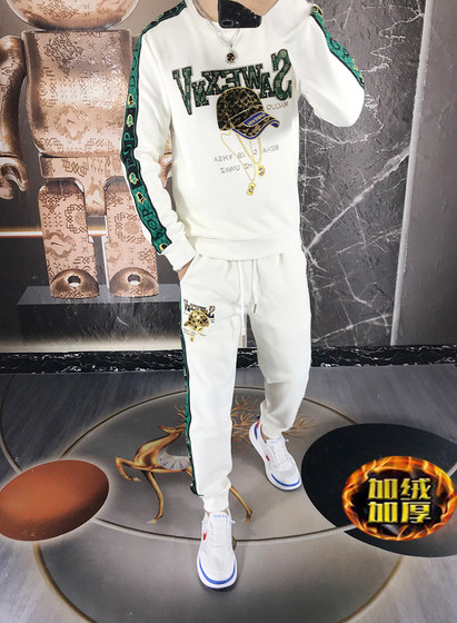 European station embroidered sweatshirt suit men's trendy brand autumn and winter plus velvet thickened trendy casual sports handsome set
European station embroidered sweatshirt suit men's trendy brand autumn and winter plus velvet thickened trendy casual sports handsome set