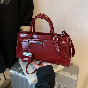 High-end red women's bag 2025 new trendy fashion versatile super hot crossbody bag wedding bridal handbag 
High-end red women's bag 2025 new trendy fashion versatile super hot crossbody bag wedding bridal handbag
