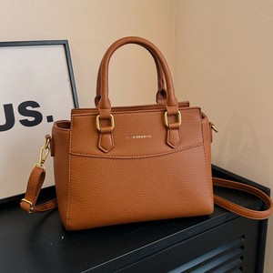 Bags for women's fashionable handbags with high-end crossbody bags atmospheric mothers shoulder bags large capacity commuting women's bags 
Bags for women's fashionable handbags with high-end crossbody bags atmospheric mothers shoulder bags large capacity commuting women's bags