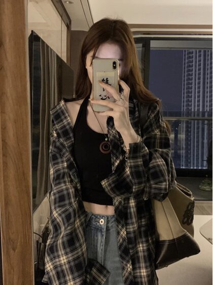 Korean American loose plaid long-sleeved shirt for women in spring and summer design niche medium-length shirt sunscreen temperament top
Korean American loose plaid long-sleeved shirt for women in spring and summer design niche medium-length shirt sunscreen temperament top