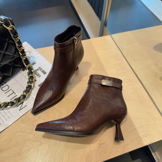 Jiehao women's shoes genuine leather stilettos fashion boots for women 2023 new winter short boots pointed toe 2360710E genuine
Jiehao women's shoes genuine leather stilettos fashion boots for women 2023 new winter short boots pointed toe 2360710E genuine
