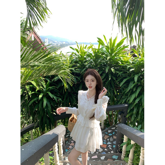 Mengmeng Ja Haiyan Coconut Milk Elegant Salt-Style Ladies Holiday Autumn Set Age-reducing Top Korean Skirt
Mengmeng Ja Haiyan Coconut Milk Elegant Salt-Style Ladies Holiday Autumn Set Age-reducing Top Korean Skirt
