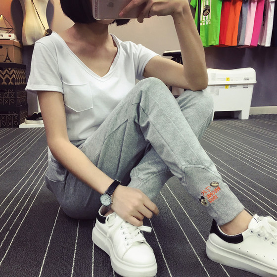 Korean version of sports pants female spring autumn and winter Harun pants, long pants. Korean version of sports pants female spring autumn and winter Harun pants, long pants.