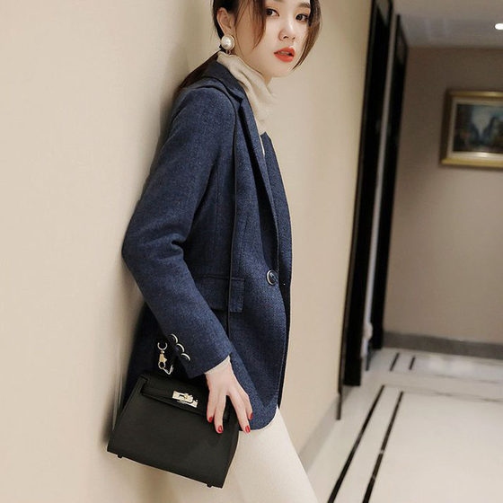 Suit jacket for women in autumn and winter slim fit and professional ol style versatile one-button wool British suit for women
Suit jacket for women in autumn and winter slim fit and professional ol style versatile one-button wool British suit for women