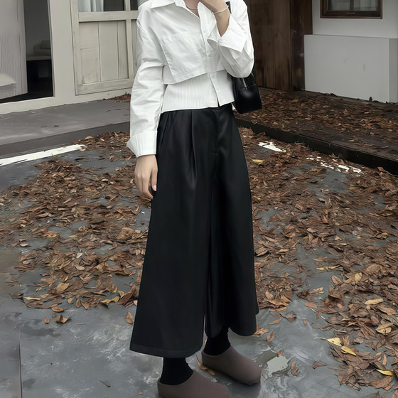 High-end customized black large-size wide-leg nine-point pu leather pants for women in 2025 autumn new slim loose casual pants
High-end customized black large-size wide-leg nine-point pu leather pants for women in 2025 autumn new slim loose casual pants
